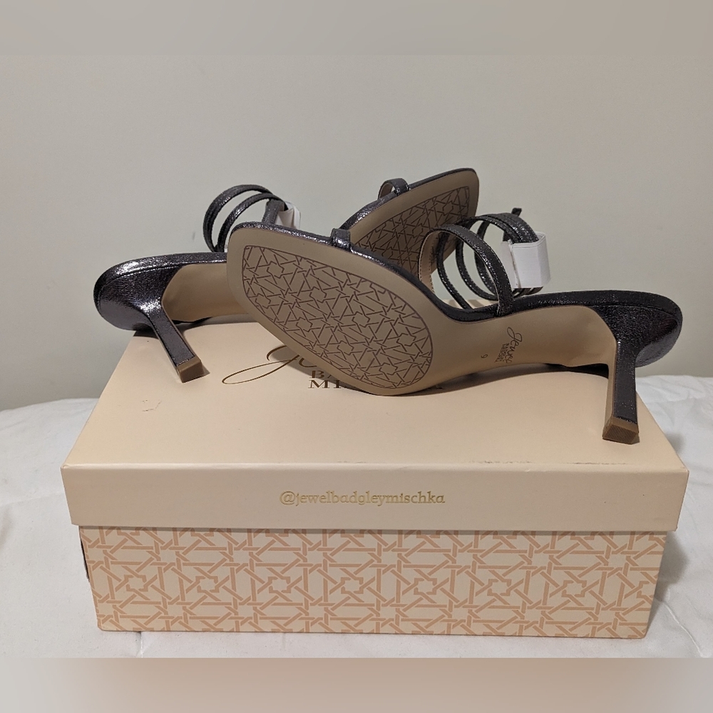 Jewel Bagley Mischka Renia Metallic Wrapped Sandal,Size 9 ,NWB - Picture 6 of 6
